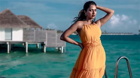 amla paul hot|Amala Paul shares stunning pics from Maldives vacation.